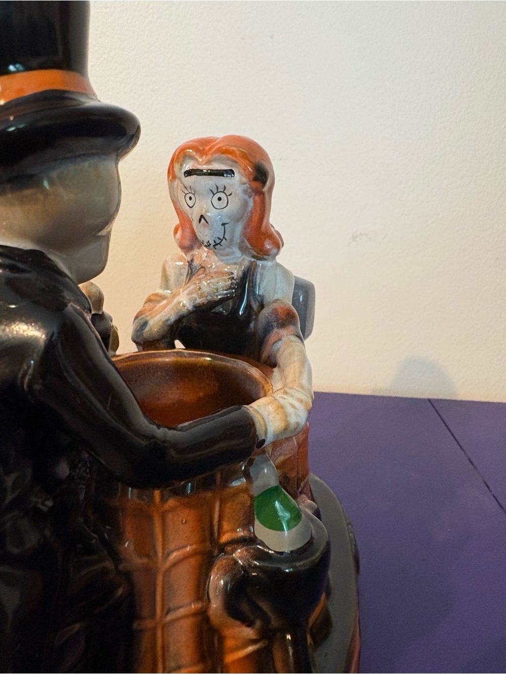 Yankee Candle Orange and Black Halloween Couple Ceramic Figurine - Picture 3 of 6